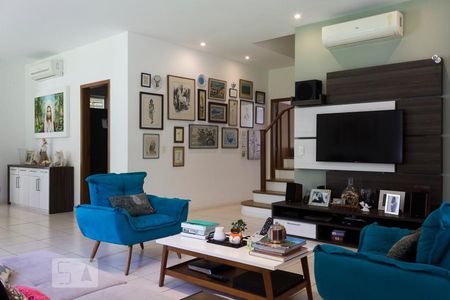 Sala de casa de condomínio à venda com 6 quartos, 305m² em Vargem Grande, Rio de Janeiro