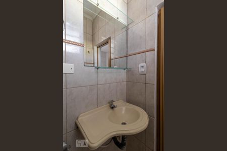 Banheiro de casa para alugar com 1 quarto, 45m² em Lauzane Paulista, São Paulo