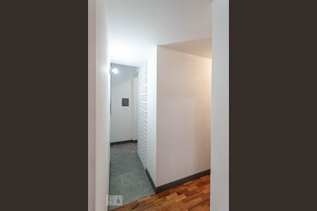 Corredor de apartamento para alugar com 3 quartos, 110m² em Savassi, Belo Horizonte