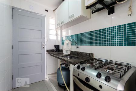 Cozinha de kitnet/studio para alugar com 1 quarto, 28m² em José Menino, Santos