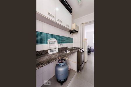 Cozinha de kitnet/studio para alugar com 1 quarto, 28m² em José Menino, Santos