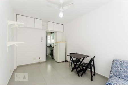 Sala e quarto de kitnet/studio para alugar com 1 quarto, 28m² em José Menino, Santos