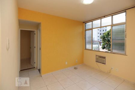 Sala de apartamento para alugar com 2 quartos, 52m² em Todos Os Santos, Rio de Janeiro