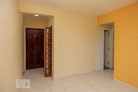 Sala de apartamento para alugar com 2 quartos, 52m² em Todos Os Santos, Rio de Janeiro