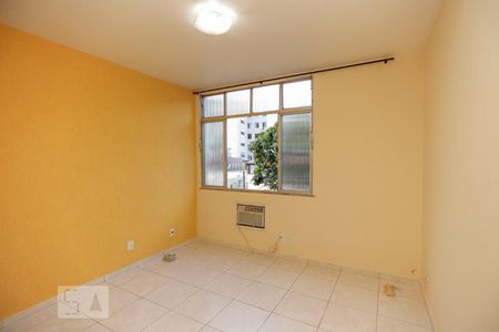 Sala de apartamento para alugar com 2 quartos, 52m² em Todos Os Santos, Rio de Janeiro