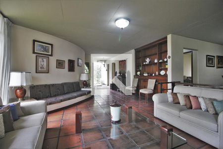 Sala de casa para alugar com 6 quartos, 324m² em Jardim Guedala, São Paulo