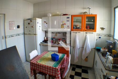 Casa à venda com 170m², 2 quartos e sem vaga Casa à venda com 170m², 2 quartos e sem vagaCozinha