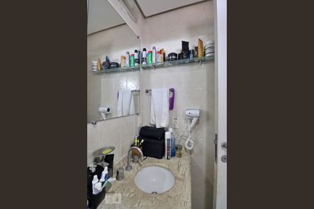 Banheiro de apartamento à venda com 1 quarto, 44m² em Centro, Santo André