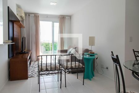 Sala de apartamento para alugar com 2 quartos, 60m² em Recreio dos Bandeirantes, Rio de Janeiro