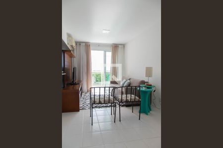 Sala de apartamento para alugar com 2 quartos, 60m² em Recreio dos Bandeirantes, Rio de Janeiro