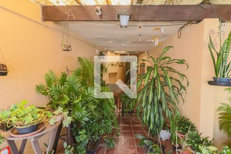 Casa à venda com 110m², 3 quartos e 2 vagas Casa à venda com 110m², 3 quartos e 2 vagasQuintal / Garagem