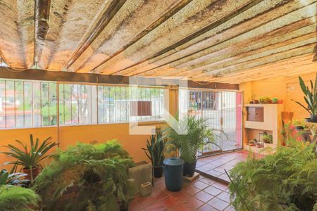 Casa à venda com 110m², 3 quartos e 2 vagas Casa à venda com 110m², 3 quartos e 2 vagasQuintal / Garagem