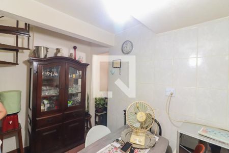 Casa à venda com 110m², 3 quartos e 2 vagas Casa à venda com 110m², 3 quartos e 2 vagasCozinha