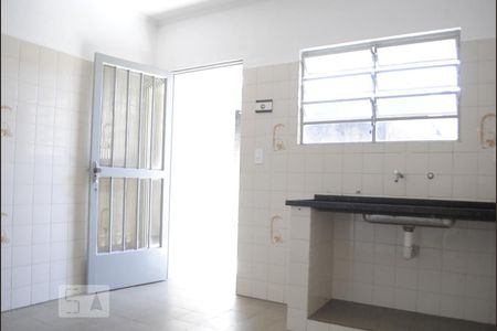 Sala/Cozinha de casa para alugar com 1 quarto, 35m² em Parque Luis Mucciolo, São Paulo