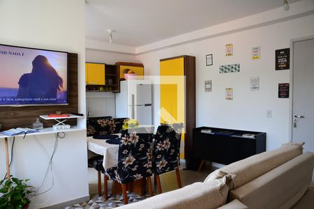 Sala de apartamento para alugar com 2 quartos, 46m² em Parque Rincão, Cotia