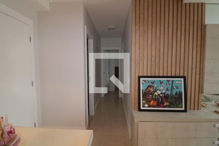 Corredor de acesso aos quartos de apartamento para alugar com 2 quartos, 64m² em Brás, São Paulo