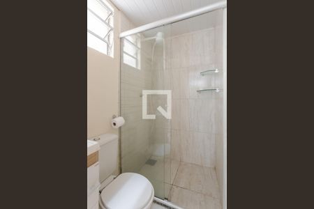 Banheiro de apartamento à venda com 2 quartos, 50m² em Jardim Leopoldina, Porto Alegre