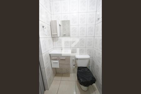 Banheiro de casa à venda com 2 quartos, 183m² em Vila Ré, São Paulo