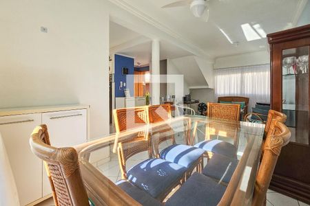 Sala de casa de condomínio para alugar com 3 quartos, 152m² em Jardim Enseada, Guarujá