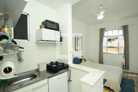 Cozinha de kitnet/studio à venda com 1 quarto, 18m² em Gamboa, Rio de Janeiro