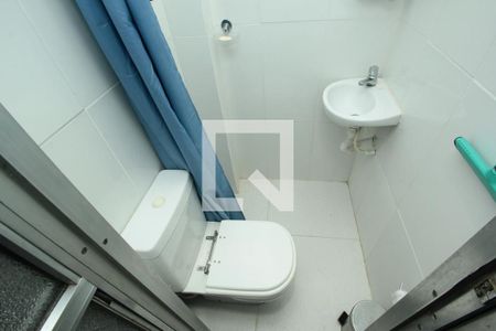 Banheiro de kitnet/studio à venda com 1 quarto, 18m² em Gamboa, Rio de Janeiro