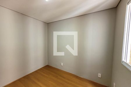 Quarto 2 de apartamento para alugar com 2 quartos, 41m² em Jardim Santa Emília, São Paulo