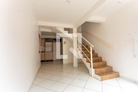 Casa de condomínio para alugar com 57m², 2 quartos e 1 vaga Casa de condomínio para alugar com 57m², 2 quartos e 1 vagaSala