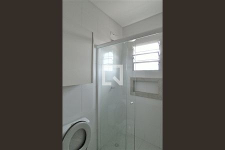 Banheiro de kitnet/studio para alugar com 1 quarto, 30m² em Jardim Arapongas, Guarulhos