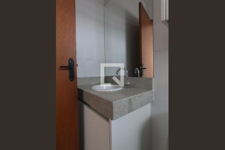 Banheiro de kitnet/studio para alugar com 1 quarto, 30m² em Jardim Arapongas, Guarulhos