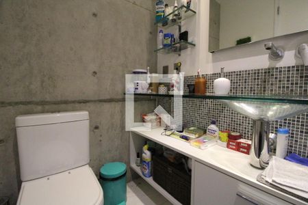 Banheiro de apartamento à venda com 1 quarto, 70m² em Jardim das Acácias, São Paulo