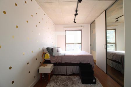 Suíte de apartamento à venda com 1 quarto, 70m² em Jardim das Acácias, São Paulo