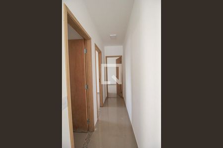 Corredor de apartamento para alugar com 2 quartos, 60m² em Santa Teresinha, São Paulo