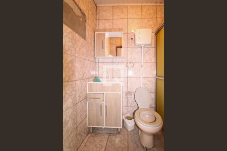 Banheiro de casa à venda com 4 quartos, 180m² em Olaria, Canoas