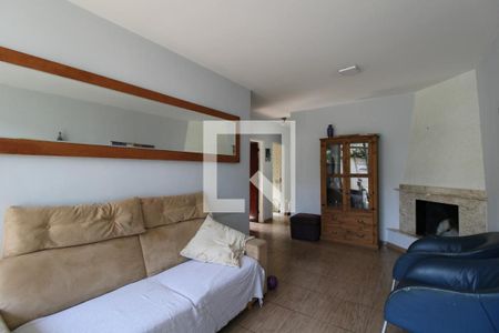 Sala de casa à venda com 3 quartos, 240m² em Jardim Dom Bosco, São Paulo