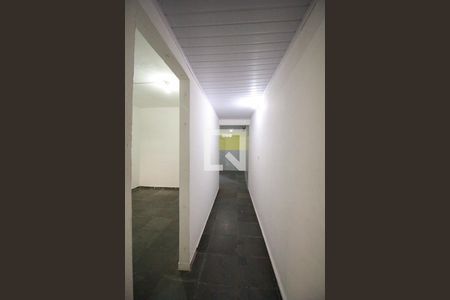 Corredor de casa para alugar com 2 quartos, 75m² em Santa Teresinha, São Paulo