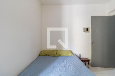 Sala/Quarto de kitnet/studio à venda com 1 quarto, 35m² em São Geraldo, Porto Alegre