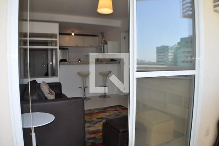 Sala/Cozinha de apartamento para alugar com 1 quarto, 42m² em Jacarepaguá, Rio de Janeiro