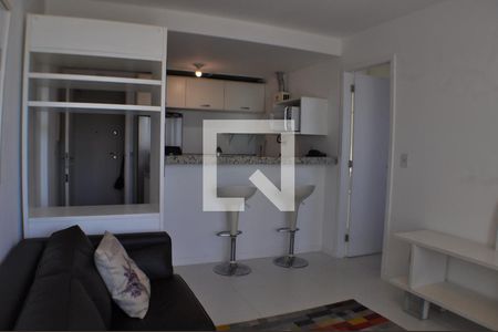 Sala/Cozinha de apartamento para alugar com 1 quarto, 42m² em Jacarepaguá, Rio de Janeiro