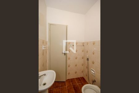Banheiro 1 de kitnet/studio para alugar com 1 quarto, 30m² em Copacabana, Rio de Janeiro