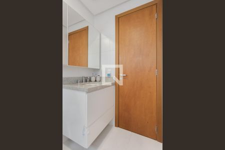 Banheiro da Suíte de apartamento à venda com 2 quartos, 81m² em Santa Maria Goretti, Porto Alegre