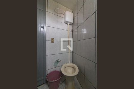 Banheiro de kitnet/studio para alugar com 1 quarto, 35m² em Juvevê, Curitiba