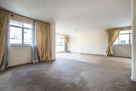 Apartamento para alugar com 210m², 3 quartos e 2 vagas Apartamento para alugar com 210m², 3 quartos e 2 vagasSala