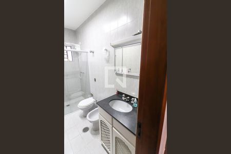 Banheiro Social de casa de condomínio à venda com 4 quartos, 224m² em Jardim Olympia, São Paulo