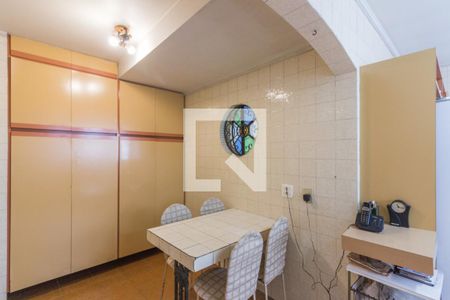 Cozinha de casa à venda com 4 quartos, 325m² em Alto de Pinheiros, São Paulo