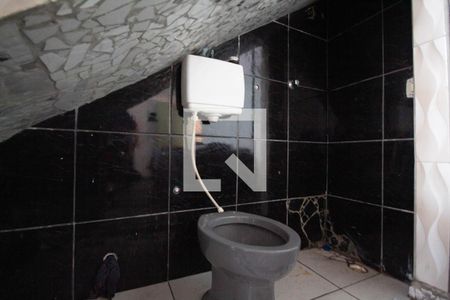 Casa de condomínio à venda com 350m², 6 quartos e 3 vagas Casa de condomínio à venda com 350m², 6 quartos e 3 vagasBanheiro de Serviço