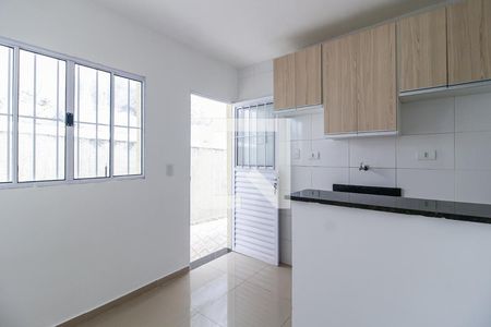 Sala / Cozinha de casa para alugar com 1 quarto, 25m² em Vila Campestre, São Paulo