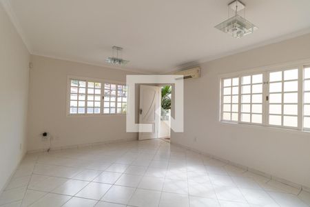 Sala de casa à venda com 3 quartos, 231m² em Vila Lageado, São Paulo