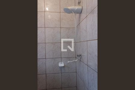 Banheiro de kitnet/studio para alugar com 1 quarto, 26m² em Ocian, Praia Grande