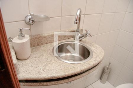 Casa de condomínio para alugar com 130m², 2 quartos e 4 vagas Casa de condomínio para alugar com 130m², 2 quartos e 4 vagasBanheiro social