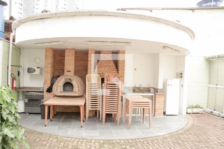 Casa de condomínio para alugar com 130m², 2 quartos e 4 vagas Casa de condomínio para alugar com 130m², 2 quartos e 4 vagasFachada